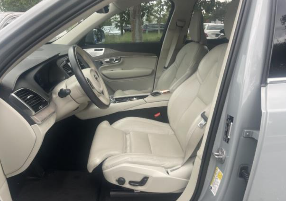 2024 Volvo XC90 Recharge Plug-In Hybrid Ultimate