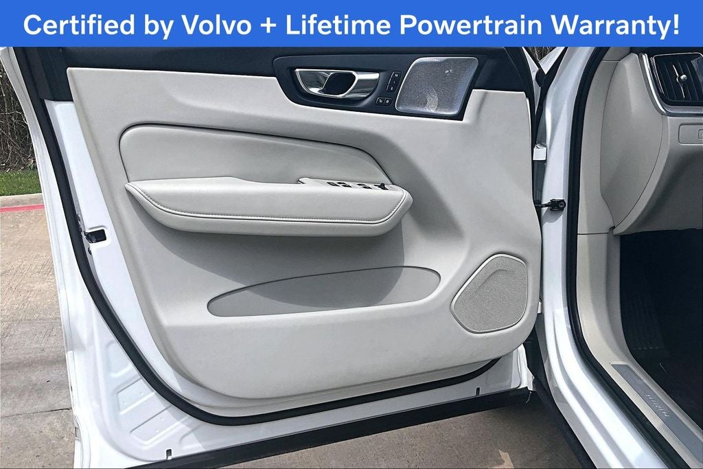 2023 Volvo XC60 Recharge Plug-In Hybrid Ultimate