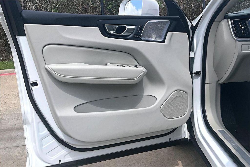 2023 Volvo XC60 Recharge Plug-In Hybrid Ultimate