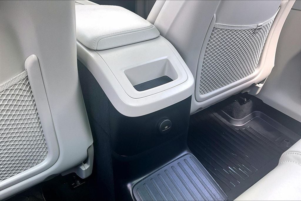 2023 Volvo XC60 Recharge Plug-In Hybrid Ultimate