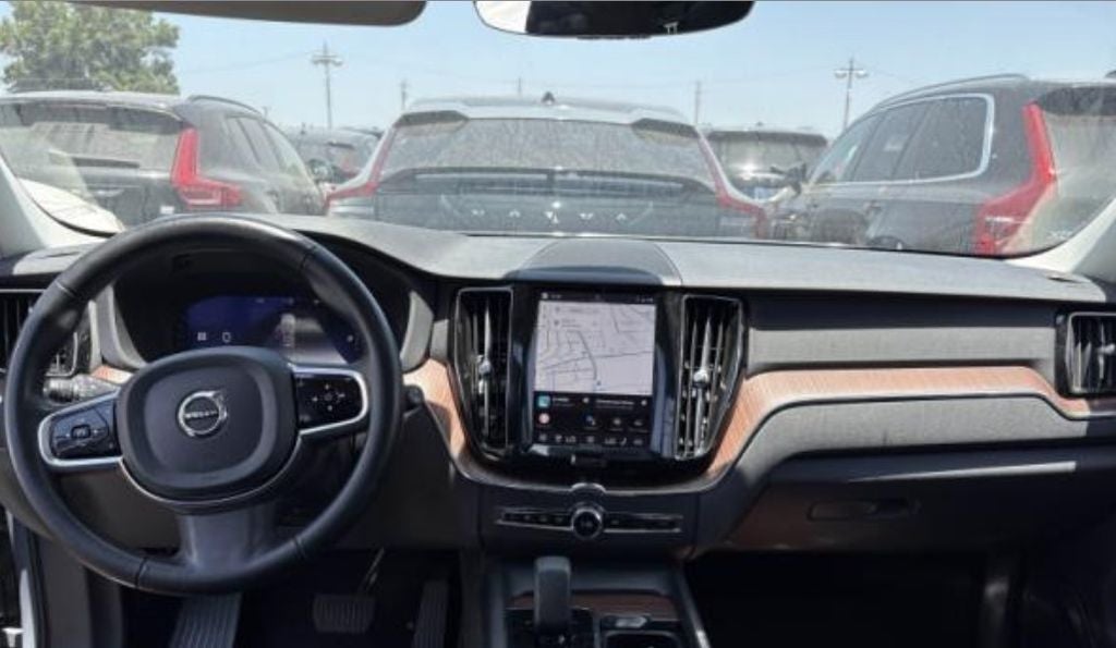 2024 Volvo XC60 Recharge Plug-In Hybrid T8 Plus Dark Theme
