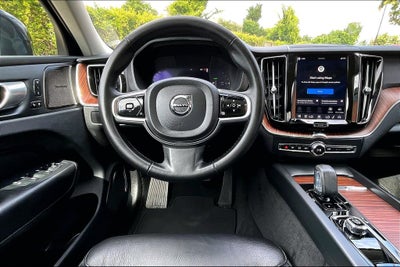 2024 Volvo XC60 Recharge Plug-In Hybrid T8 Plus Dark Theme