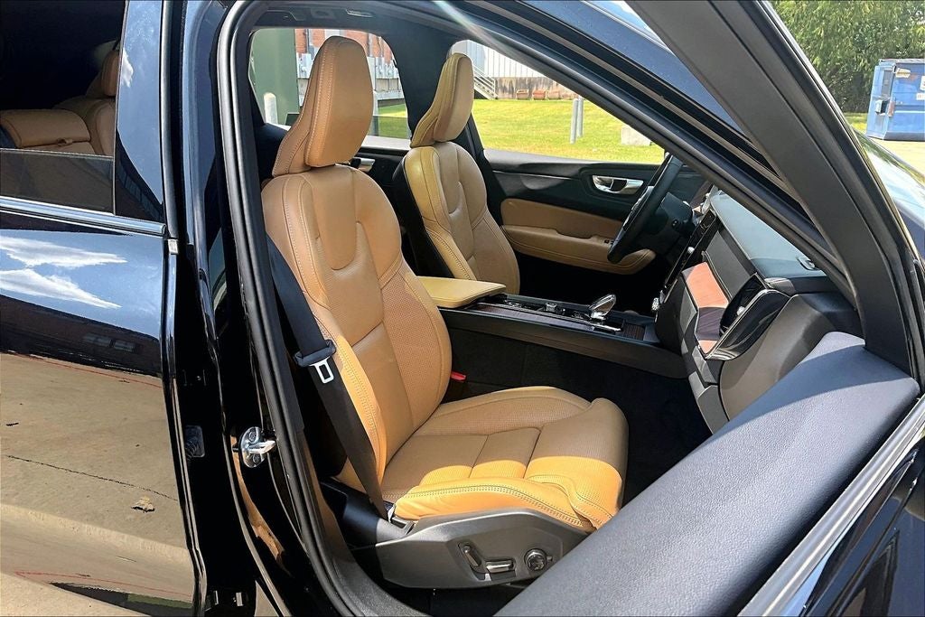 2024 Volvo XC60 Recharge Plug-In Hybrid Ultimate
