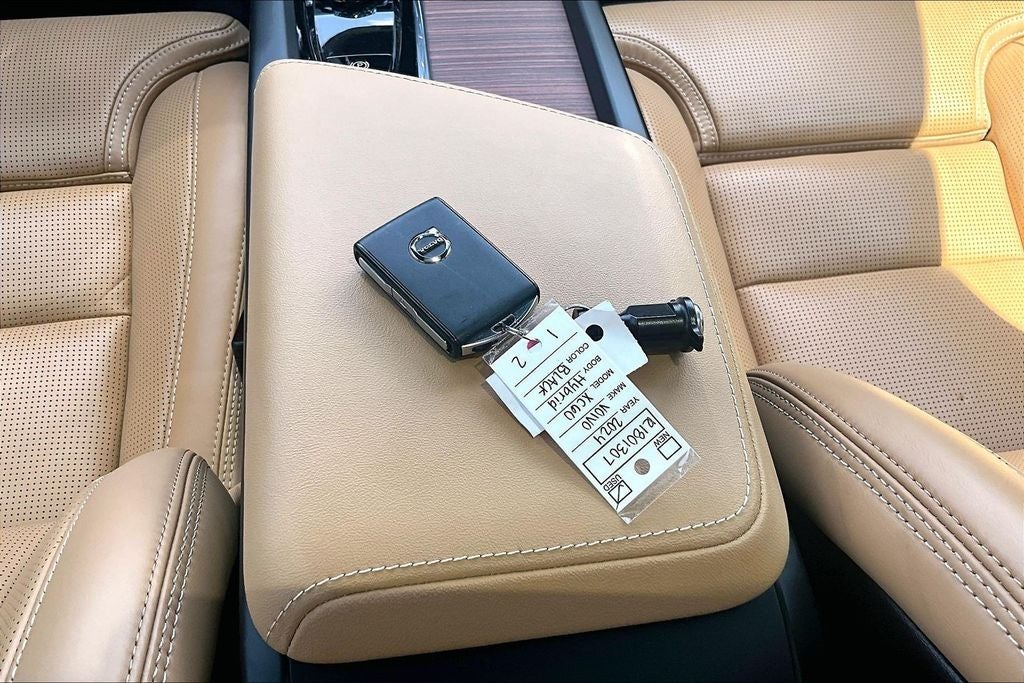 2024 Volvo XC60 Recharge Plug-In Hybrid Ultimate
