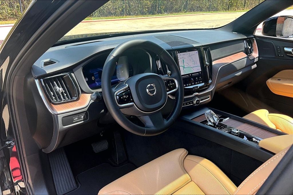 2024 Volvo XC60 Recharge Plug-In Hybrid Ultimate