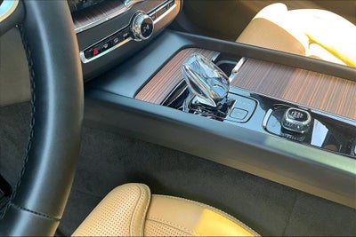 2024 Volvo XC60 Recharge Plug-In Hybrid Ultimate