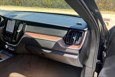 2024 Volvo XC60 Recharge Plug-In Hybrid Ultimate
