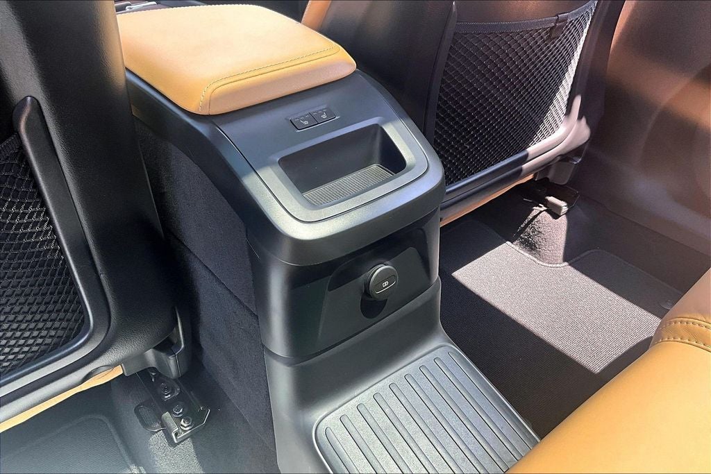 2024 Volvo XC60 Recharge Plug-In Hybrid Ultimate