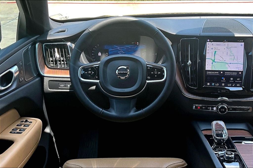 2024 Volvo XC60 Recharge Plug-In Hybrid Ultimate