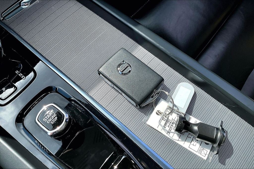 2023 Volvo XC60 Recharge Plug-In Hybrid T8 Polestar
