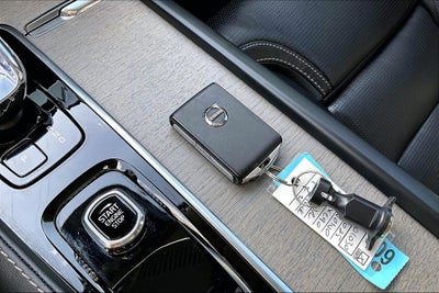 2025 Volvo XC90 Plug-In Hybrid T8 Ultra 7 Passenger