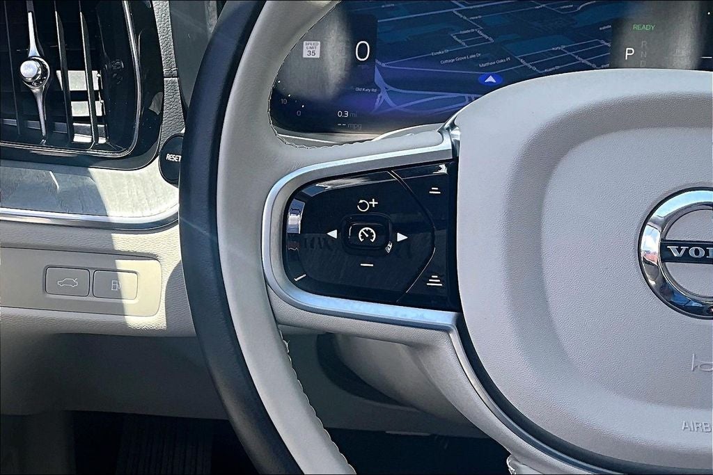 2025 Volvo XC60 Plug-In Hybrid T8 Ultra
