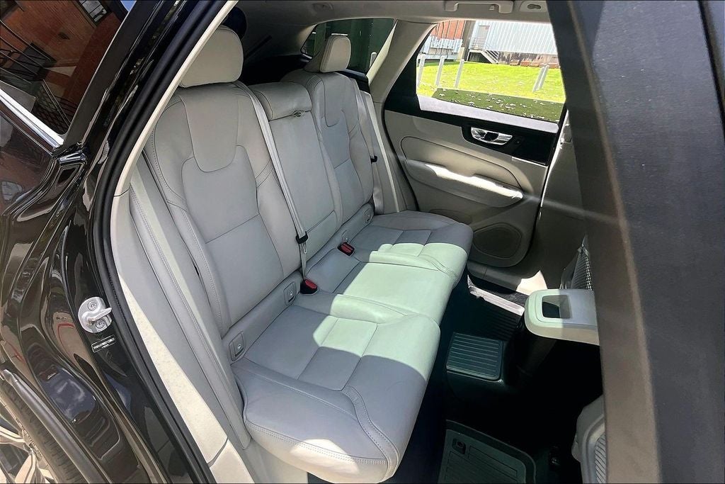 2025 Volvo XC60 Plug-In Hybrid T8 Ultra