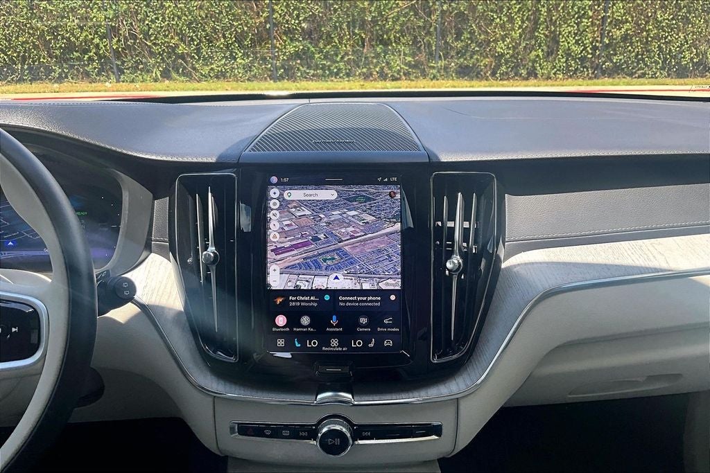 2025 Volvo XC60 Plug-In Hybrid T8 Ultra