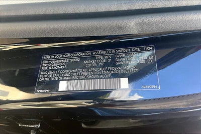 2025 Volvo XC60 Plug-In Hybrid T8 Ultra