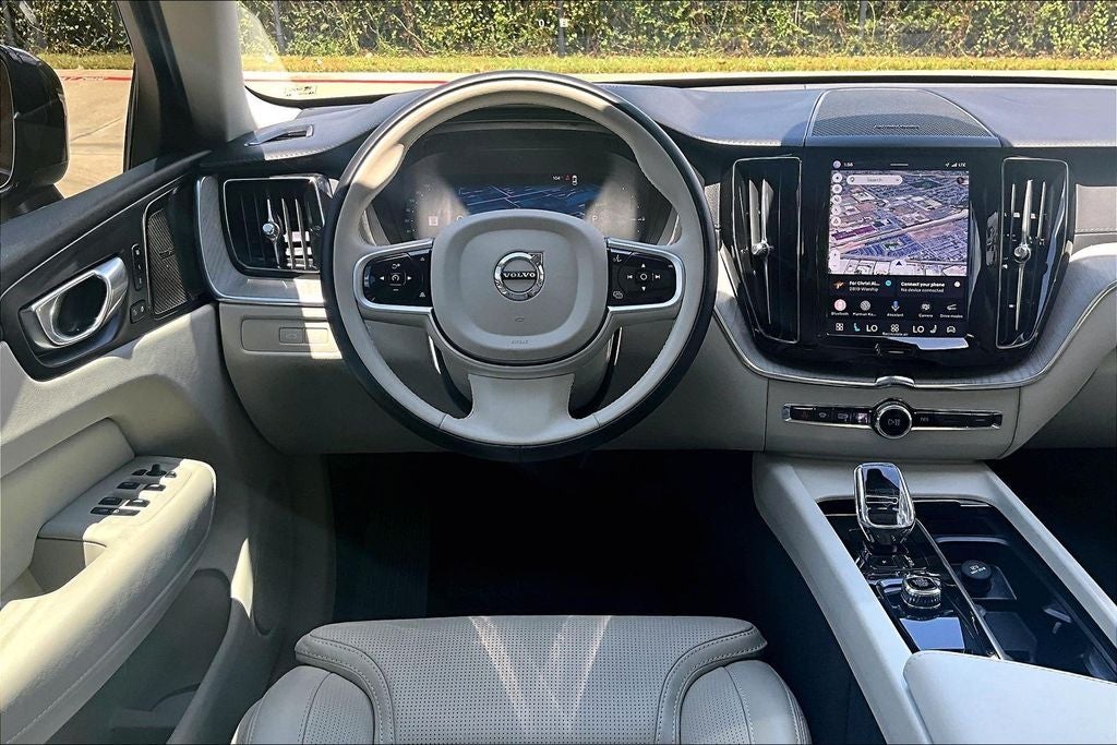 2025 Volvo XC60 Plug-In Hybrid T8 Ultra