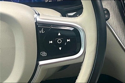 2023 Volvo XC60 B5 Ultimate Bright Theme