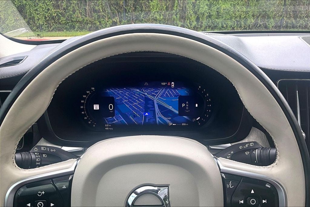 2023 Volvo XC60 B5 Ultimate Bright Theme