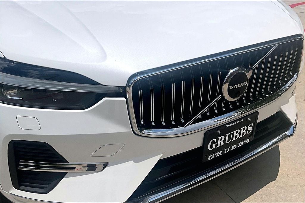 2023 Volvo XC60 B5 Ultimate Bright Theme