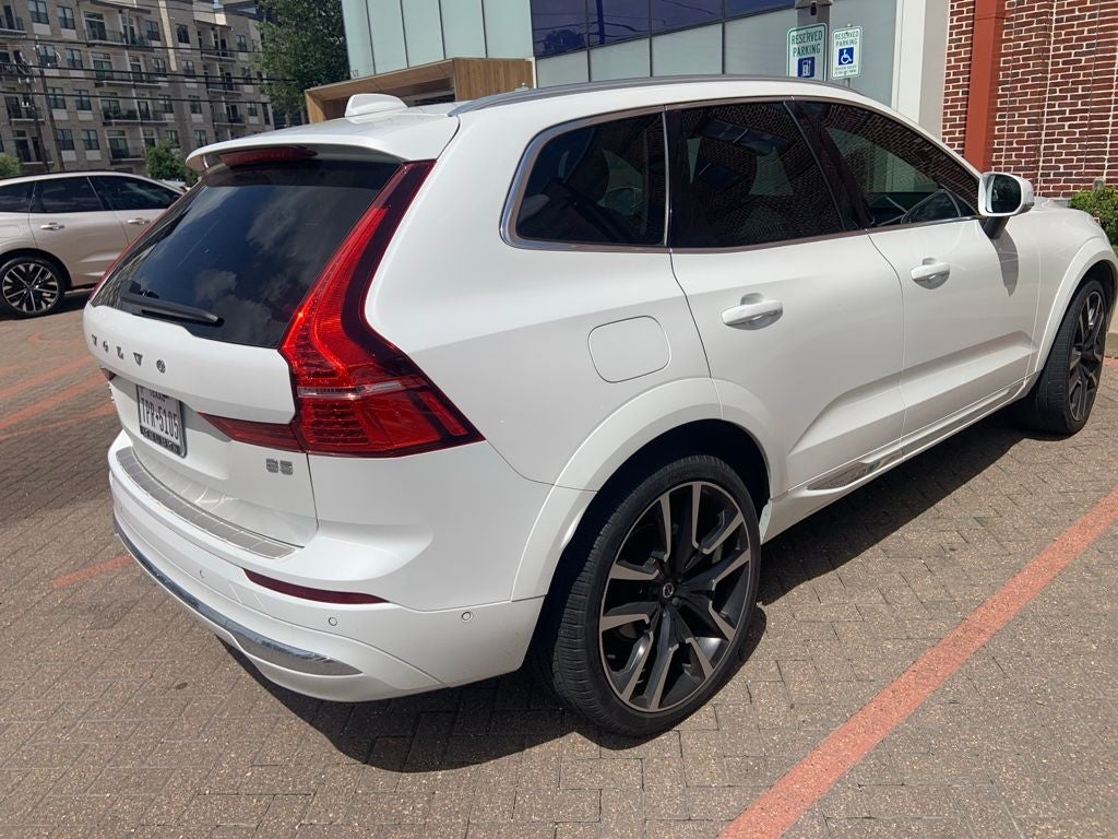 2023 Volvo XC60 B5 Ultimate Bright Theme