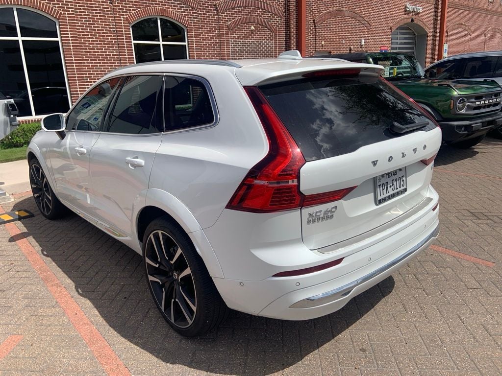 2023 Volvo XC60 B5 Ultimate Bright Theme
