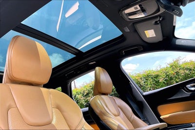 2023 Volvo XC60 B5 Ultimate Bright Theme
