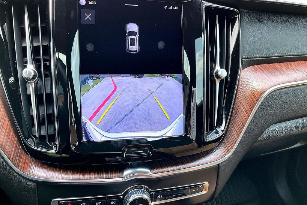 2023 Volvo XC60 B5 Ultimate Bright Theme