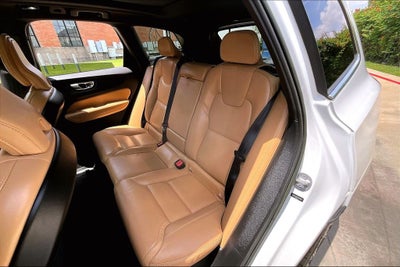 2023 Volvo XC60 B5 Ultimate Bright Theme