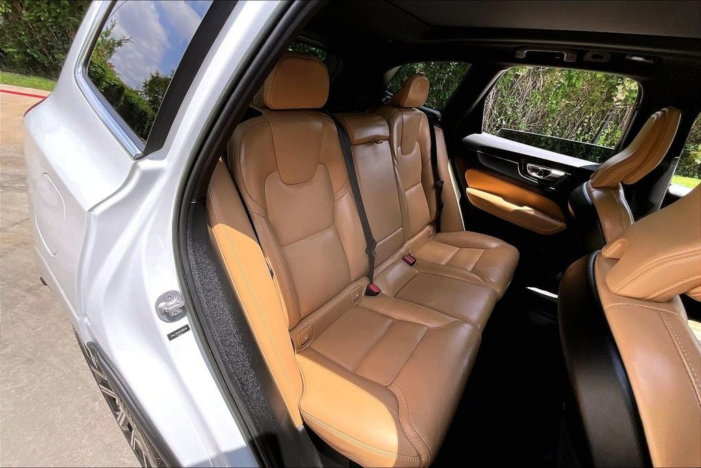 2023 Volvo XC60 B5 Ultimate Bright Theme