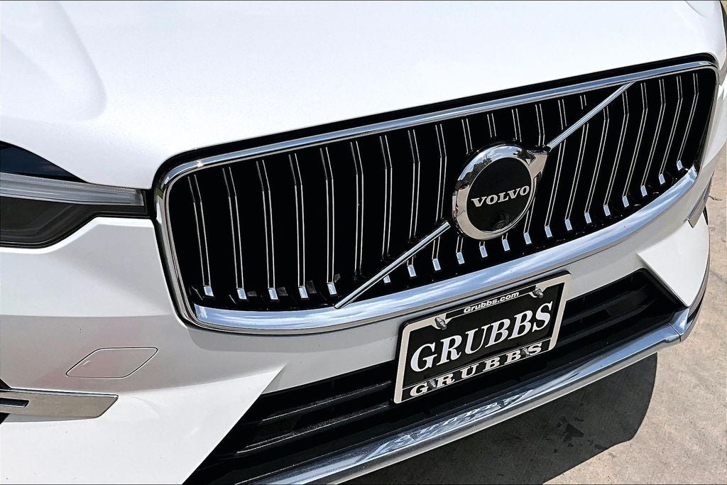 2023 Volvo XC60 B5 Ultimate Bright Theme