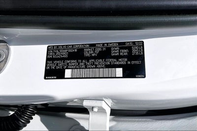 2023 Volvo XC60 B5 Ultimate Bright Theme