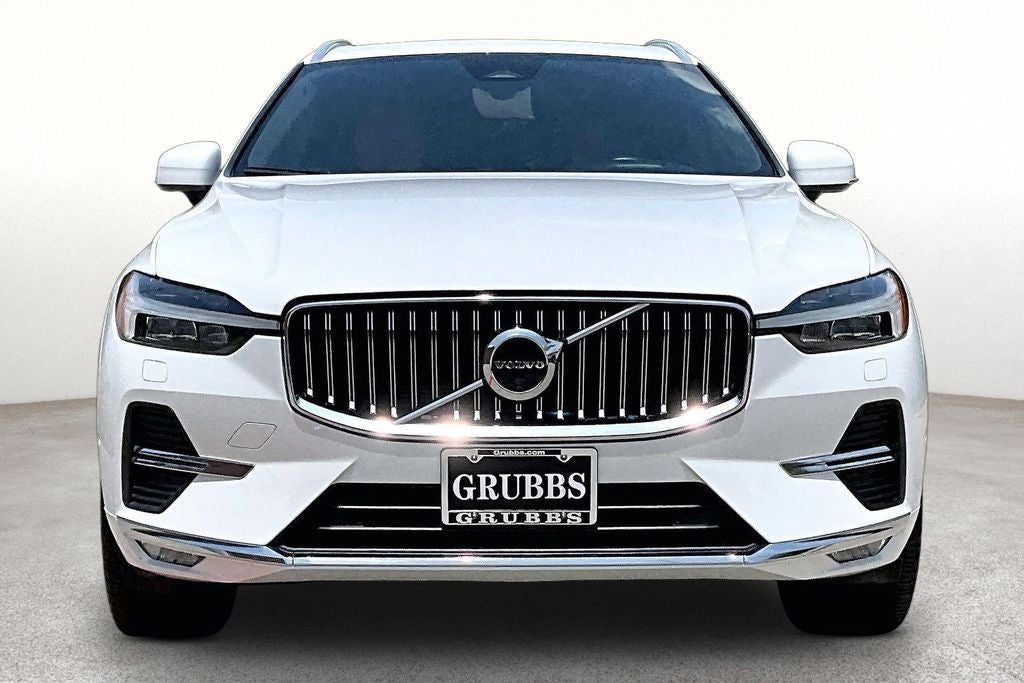 2023 Volvo XC60 B5 Ultimate Bright Theme