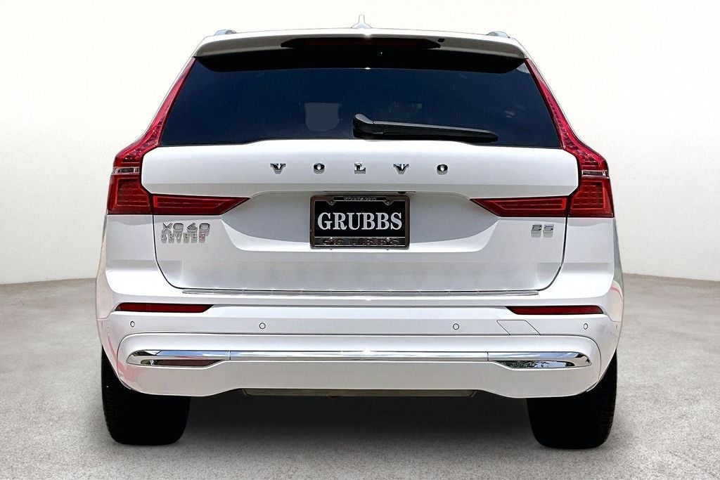 2023 Volvo XC60 B5 Ultimate Bright Theme