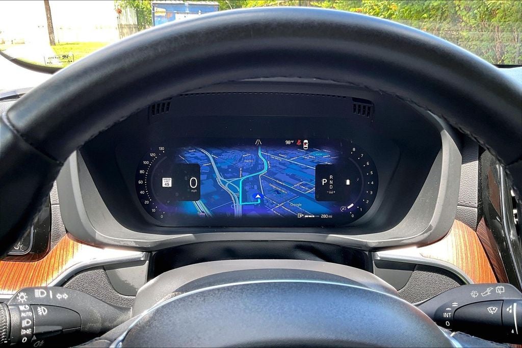 2023 Volvo XC60 B5 Ultimate Dark Theme