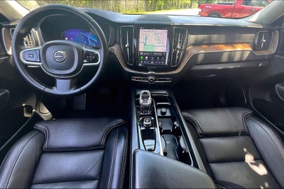 2023 Volvo XC60 B5 Ultimate Dark Theme