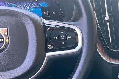 2023 Volvo XC60 B5 Ultimate Dark Theme
