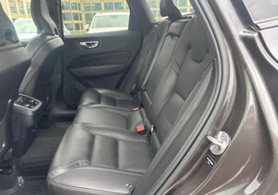 2023 Volvo XC60 B5 Ultimate Dark Theme