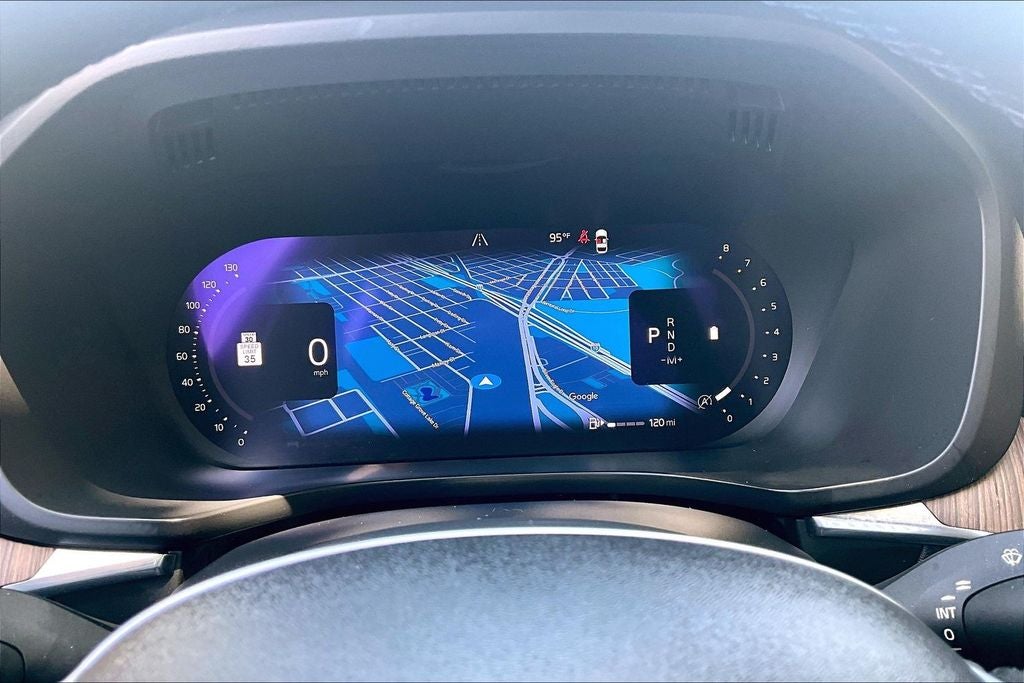 2023 Volvo XC60 B5 Ultimate Dark Theme