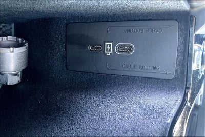 2023 Volvo XC60 B5 Ultimate Dark Theme