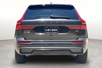 2023 Volvo XC60 B5 Ultimate Dark Theme