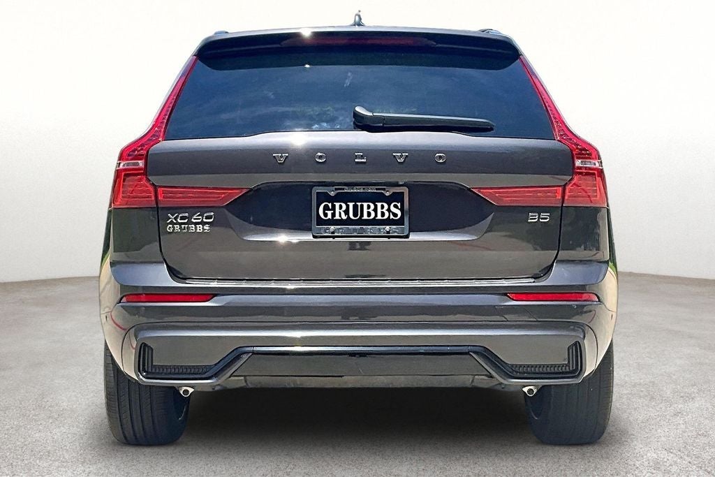 2023 Volvo XC60 B5 Ultimate Dark Theme