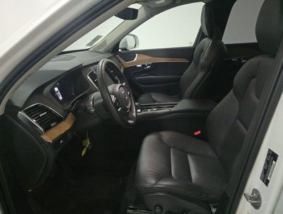 2024 Volvo XC90 B5 Plus