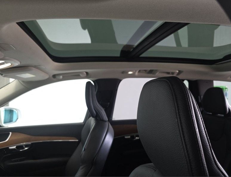 2024 Volvo XC90 B5 Plus