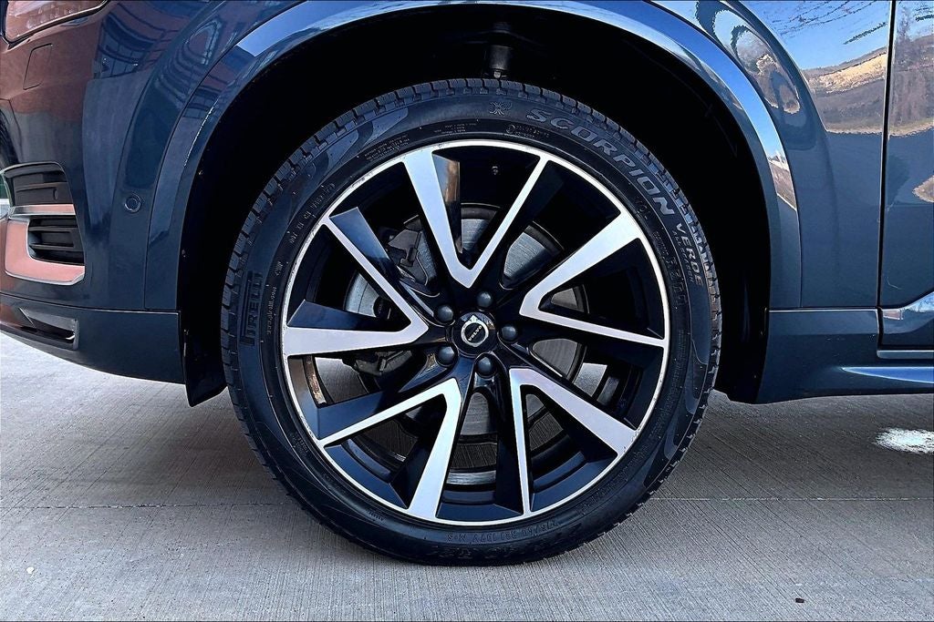 2023 Volvo XC90 B5 Plus