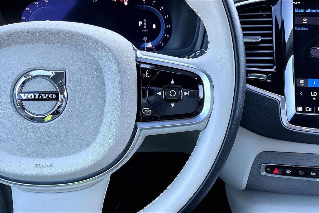 2023 Volvo XC90 B5 Plus