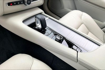 2023 Volvo XC90 B5 Core