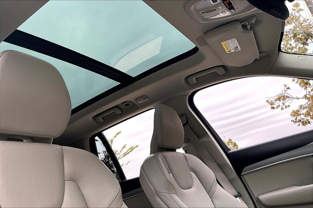 2023 Volvo XC90 B5 Core