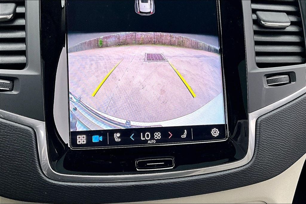 2023 Volvo XC90 B5 Core