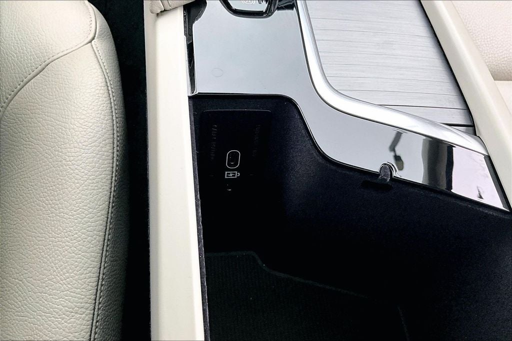 2023 Volvo XC90 B5 Core