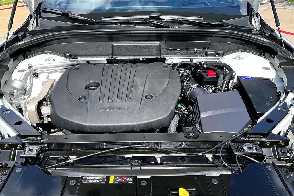 2023 Volvo XC60 B5 Ultimate Bright Theme